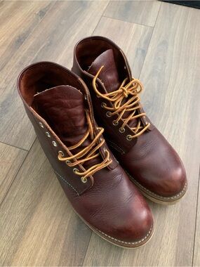 Redwing Boots Men's size 8 Brown Leather Work Boots 8196 - Classic Lace-Up